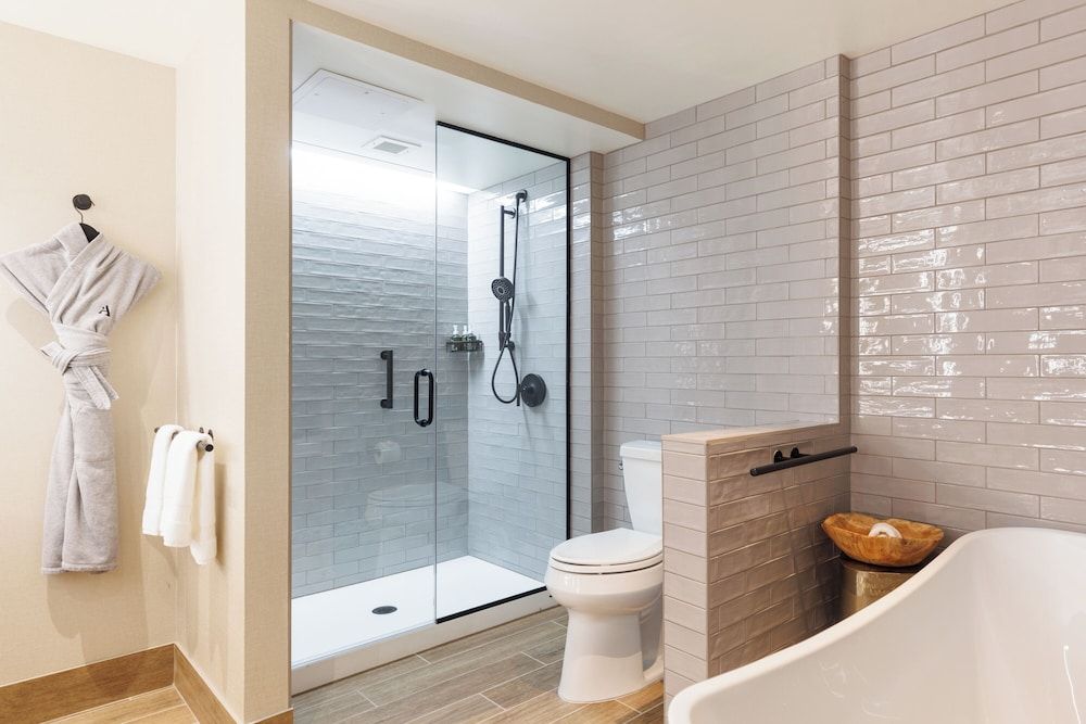 Alyeska Resort Black Diamond Floor, Executive Suite, 1 King Bed, Non Smoking, Business Lounge Access 3