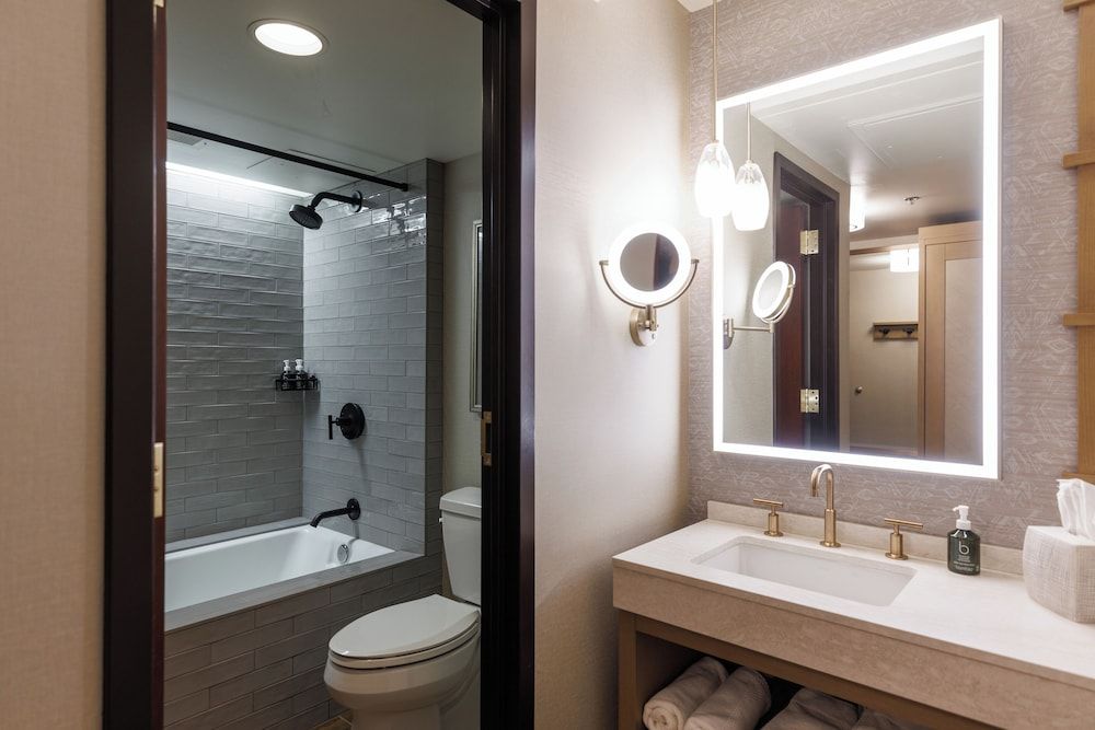 Alyeska Resort Black Diamond Floor, Club Room, 2 Queen Beds, Non Smoking, Business Lounge Access 3