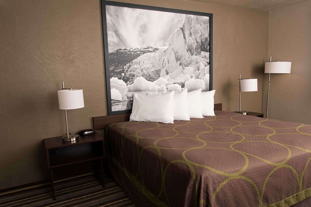 Standard Room, 1 Queen Bed