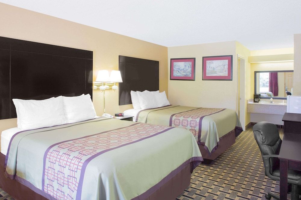 Room, 2 Queen Beds, Smoking