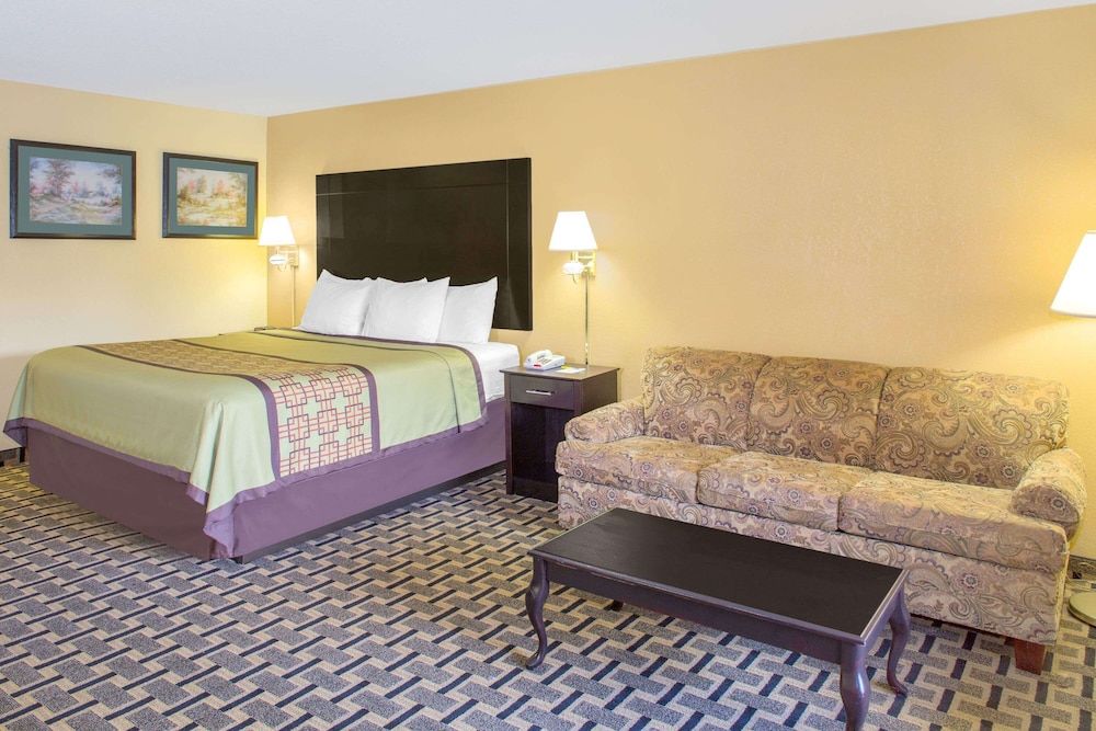 Suite, 1 King Bed, Non Smoking