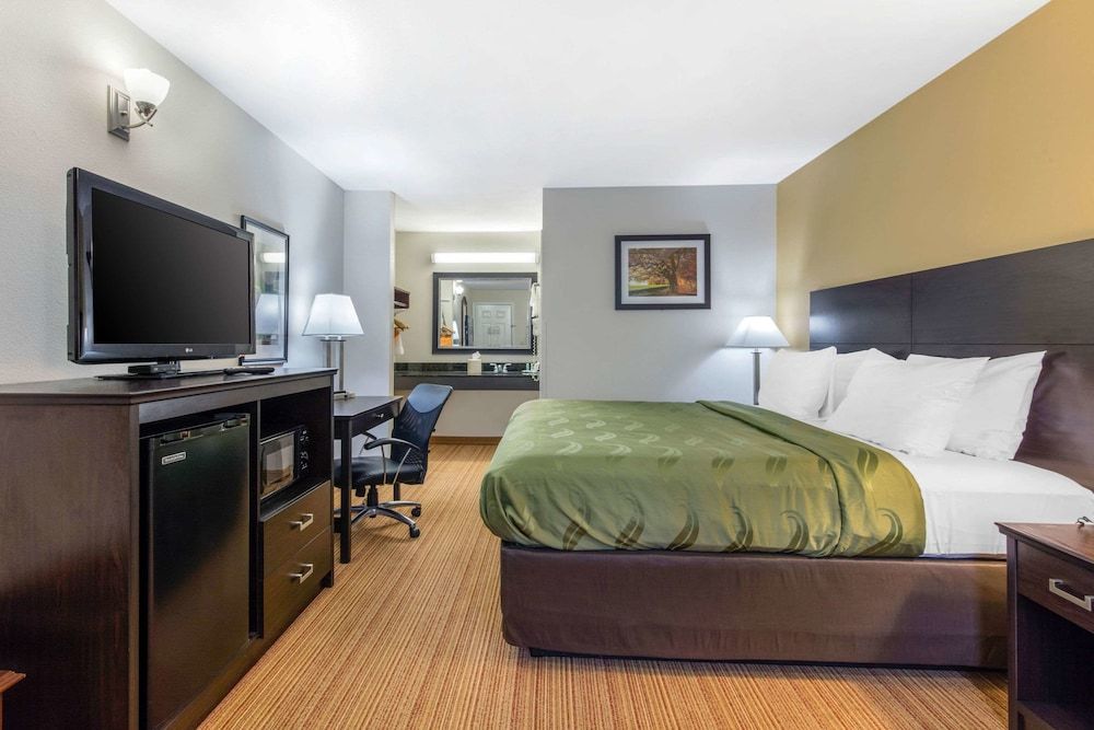 Standard Room, 1 King Bed, Smoking