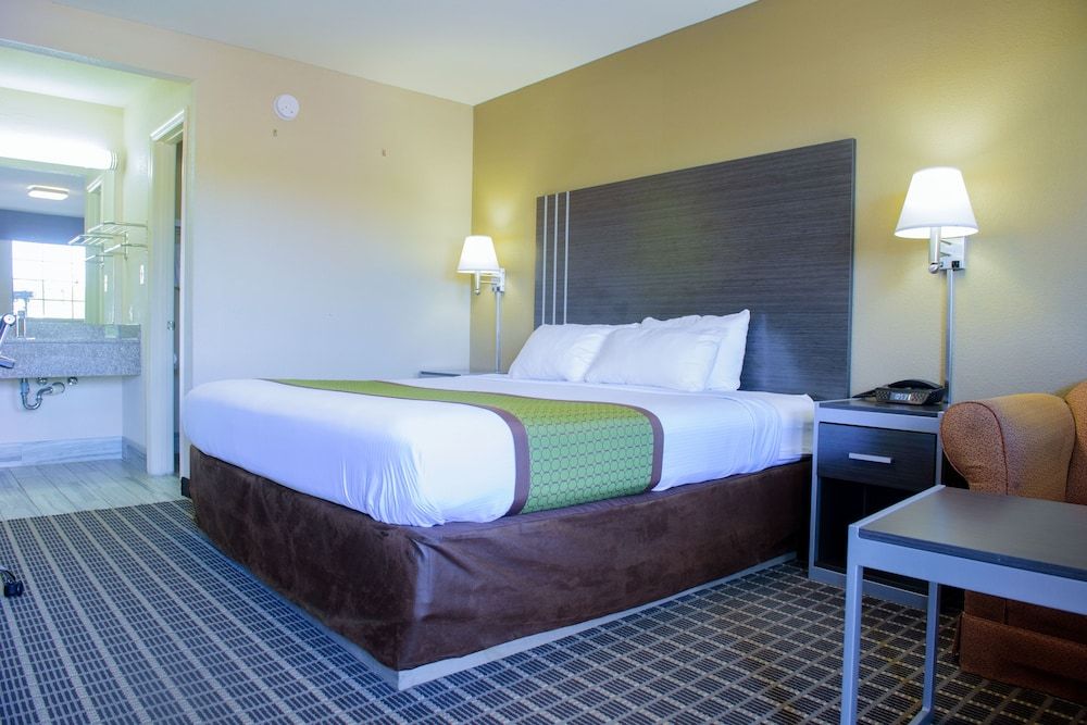 Standard Room, 1 King Bed, Non Smoking