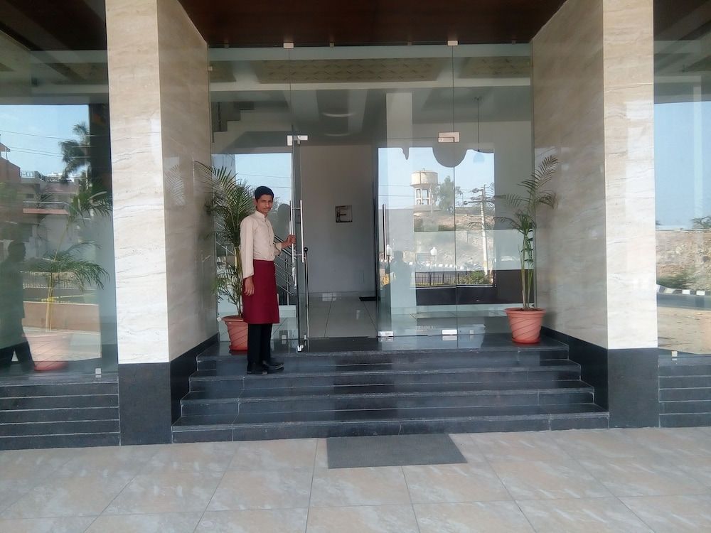 undefined Crimson Park Shripriya 7