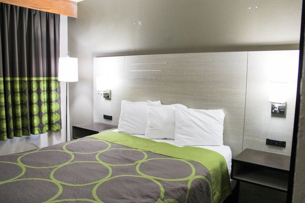 Standard Room, 1 Queen Bed, Non Smoking