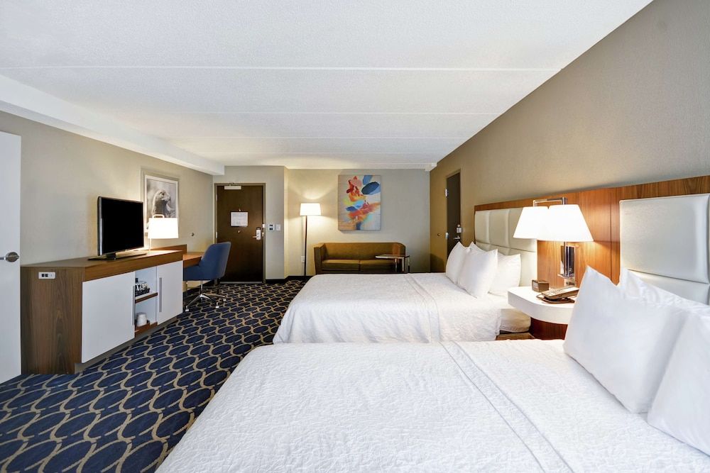 Room, 2 Queen Beds, Accessible, Bathtub (Mobility & Hearing)