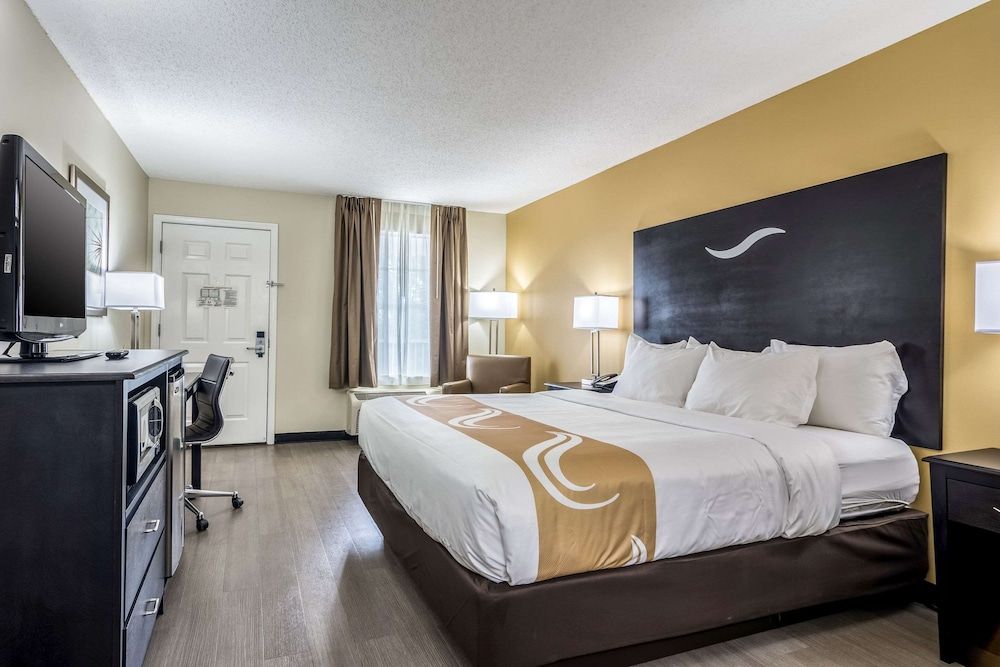 Standard Room, 1 King Bed, Non Smoking