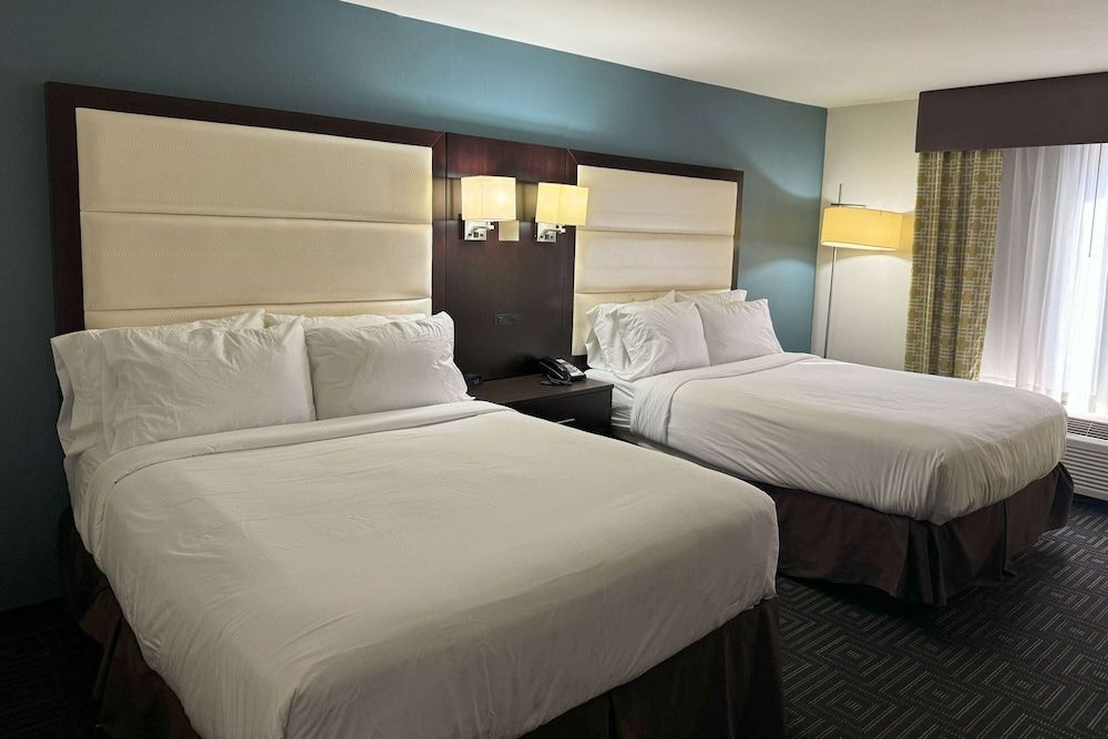 Deluxe Room, 2 Queen Beds, Non Smoking
