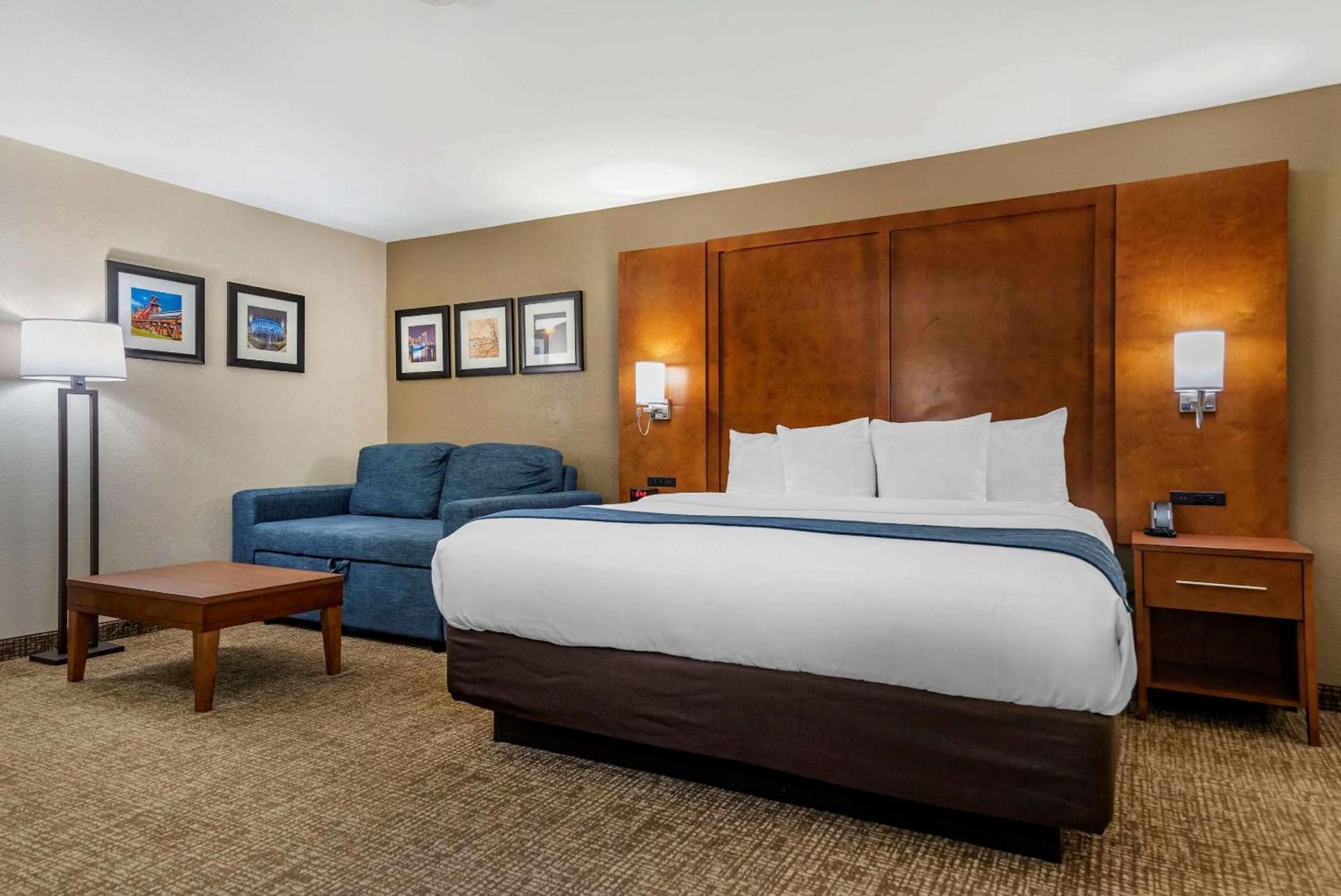 1 King Bed, Nonsmoking