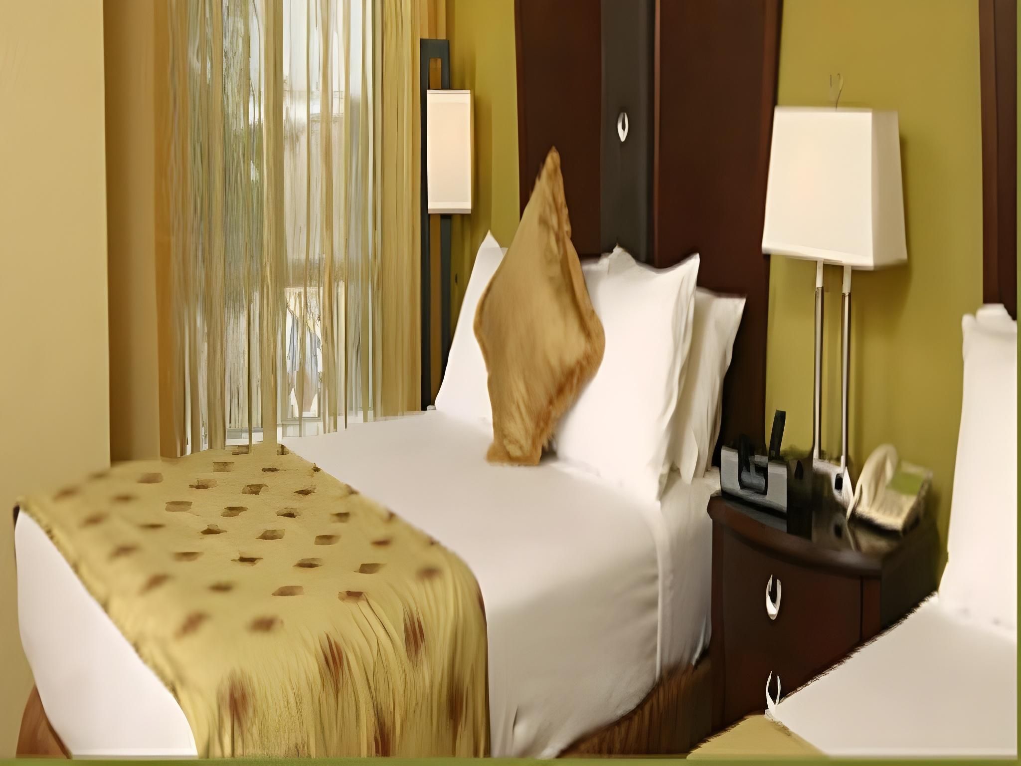 1 King Bed Standard