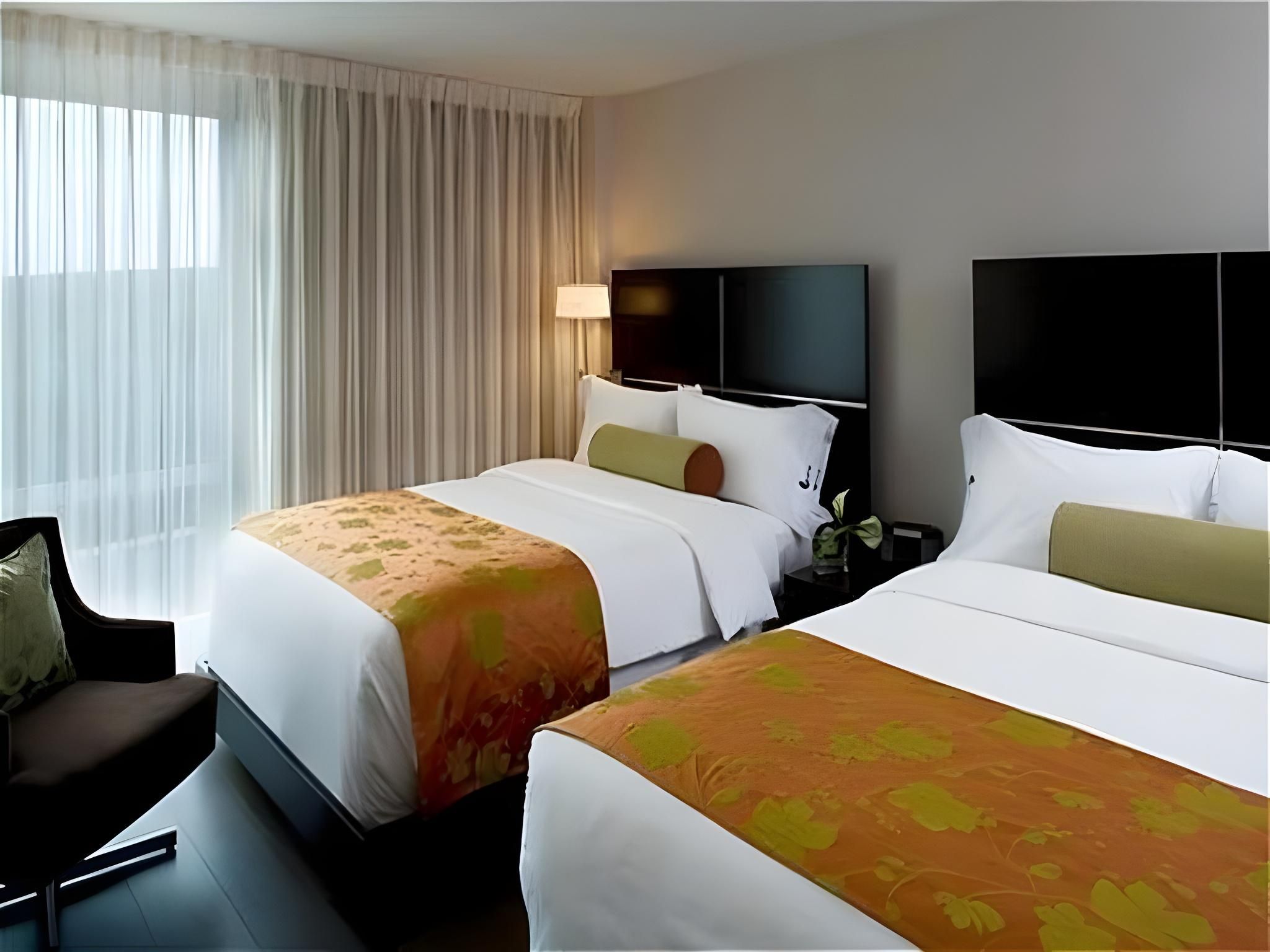 2 Double Beds Standard Comm Accessible