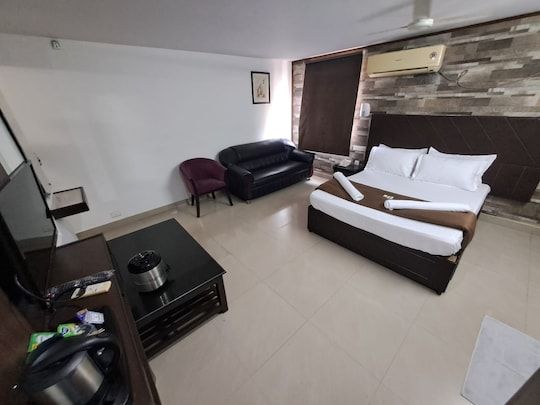undefined Hotel Meena Paradise 4