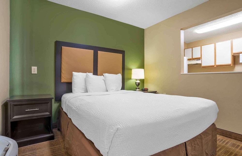 Deluxe Studio, 1 Queen Bed with Sofa bed, Non Smoking