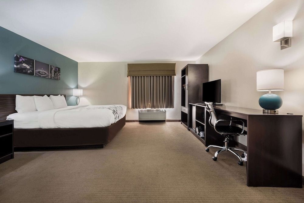 Suite, 1 Bedroom, Non Smoking (1 King Bed)