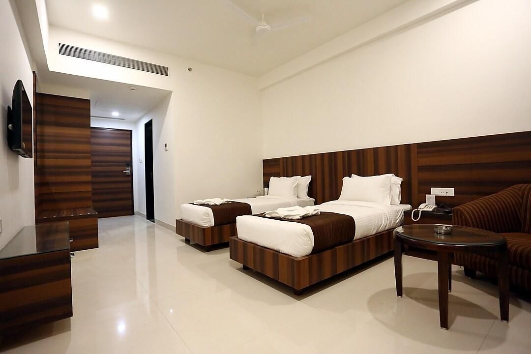 Hotel Solitaire Executive Room Twin Bed 2