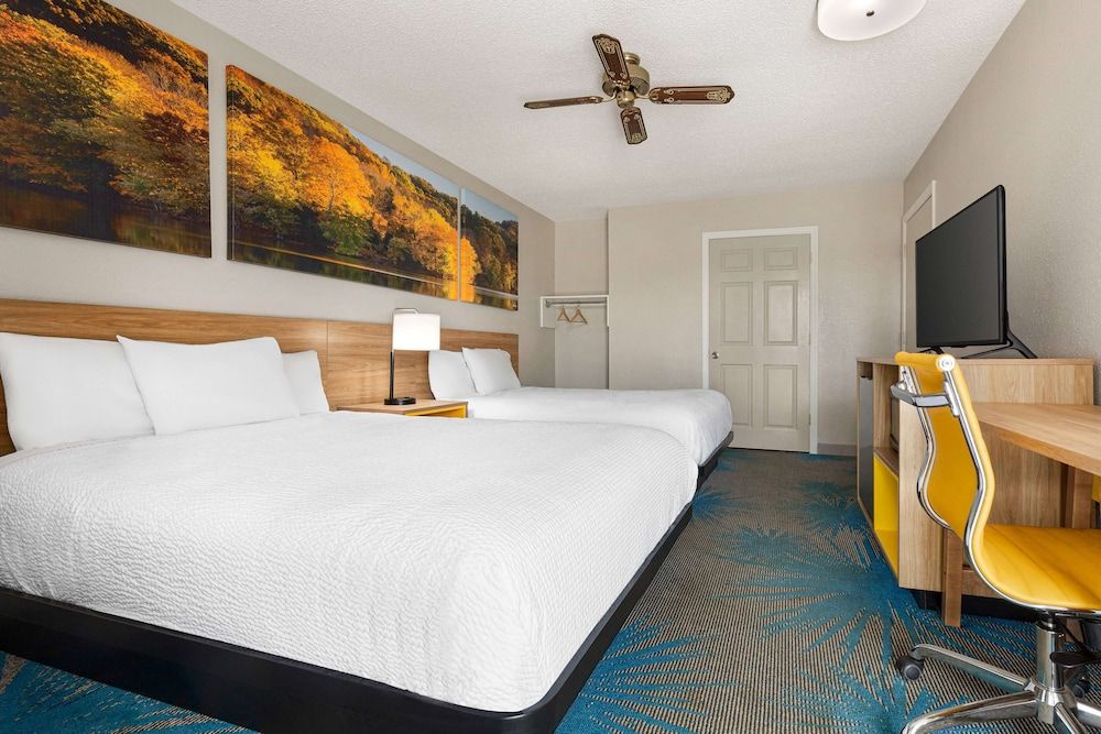 Standard Room, 2 Queen Beds, Accessible
