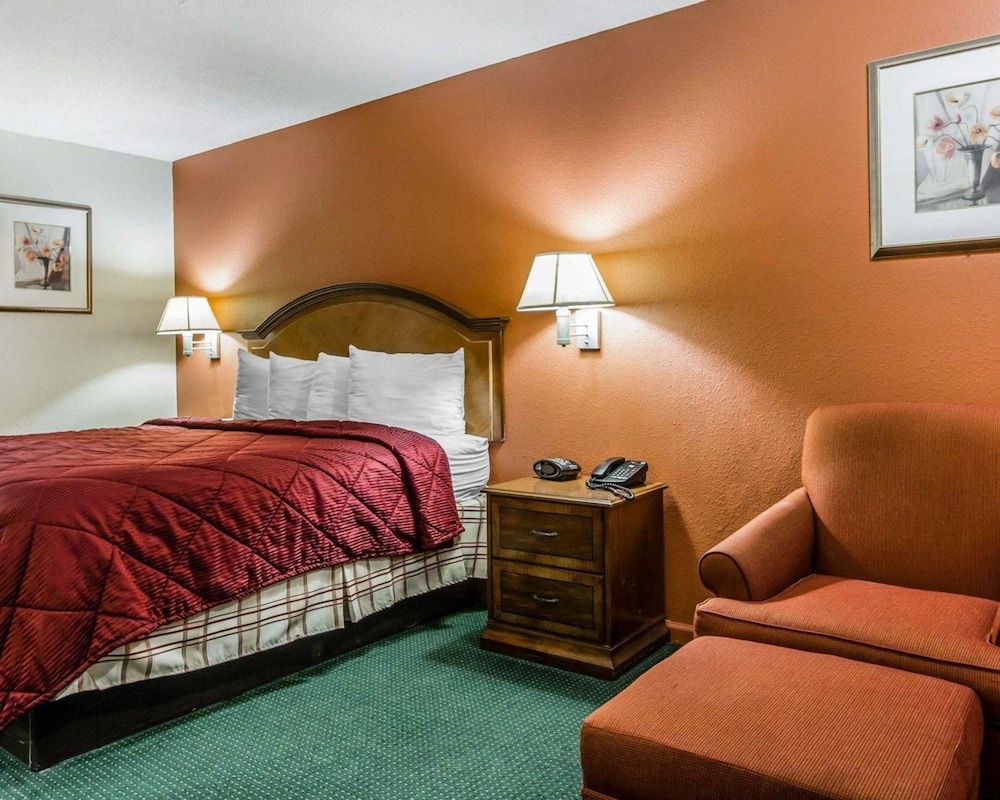 Standard Room, 1 King Bed, Smoking