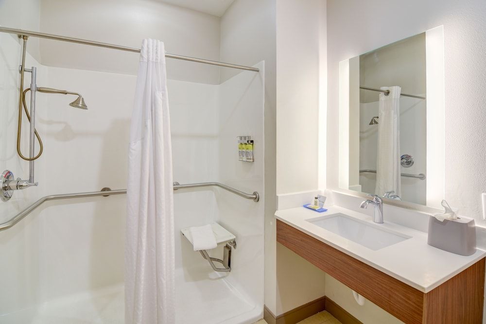 Standard Room, 1 King Bed (Extra Floor Space)