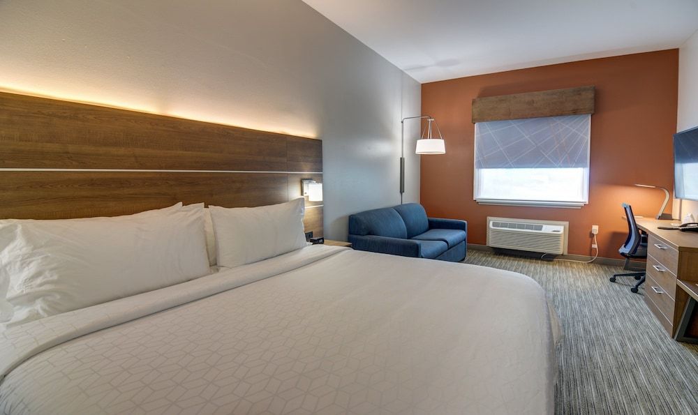 Suite, 2 Queen Beds, Accessible (Communication, Transfer Shower)