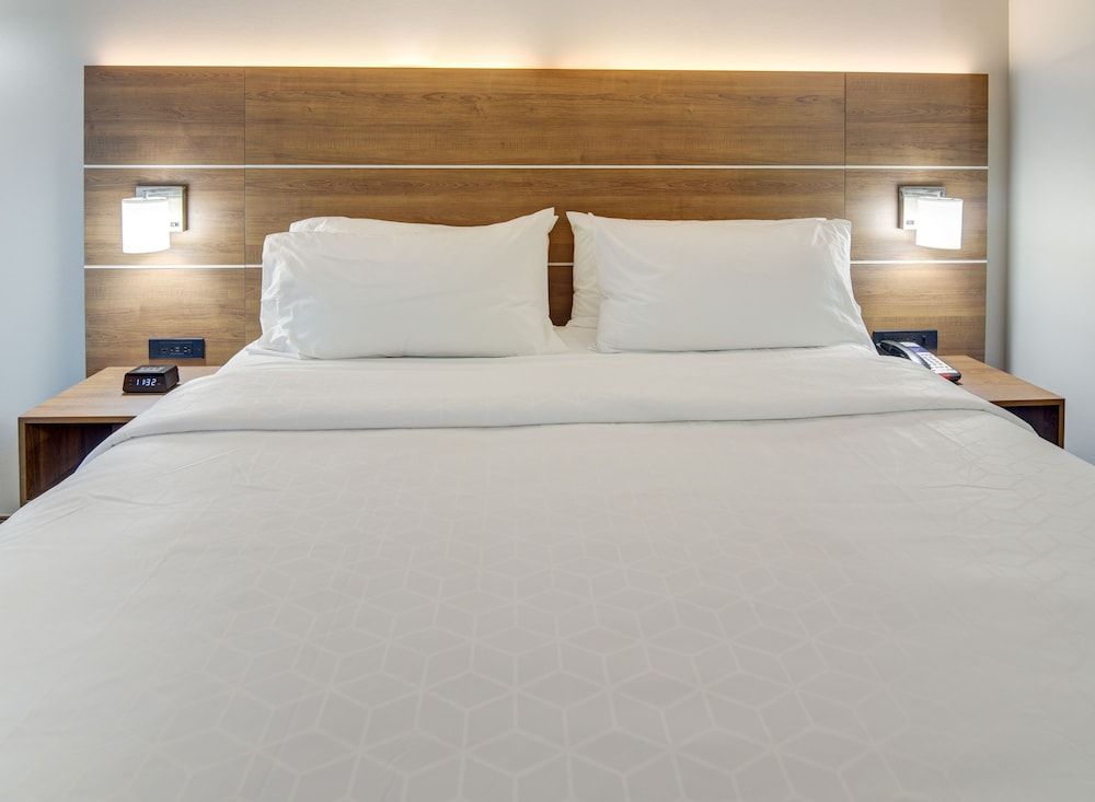 Standard Room, 1 King Bed, Accessible (Mobility Tub)