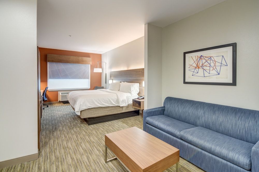 Suite, 2 Queen Beds, Accessible (Communication, Transfer Shower)