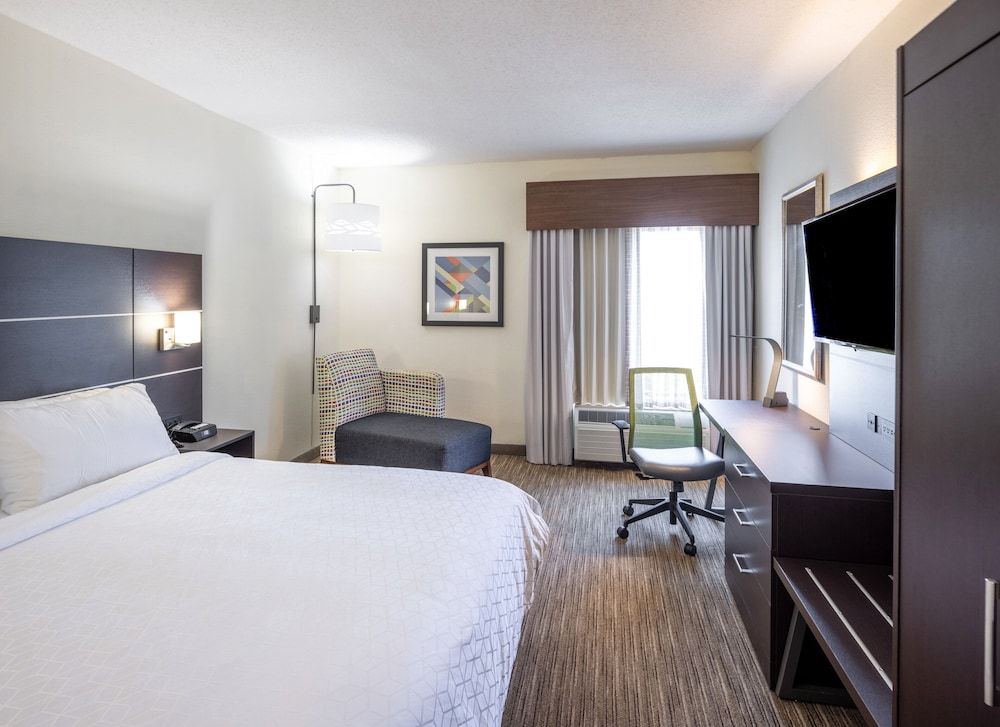 Standard Room, 1 King Bed