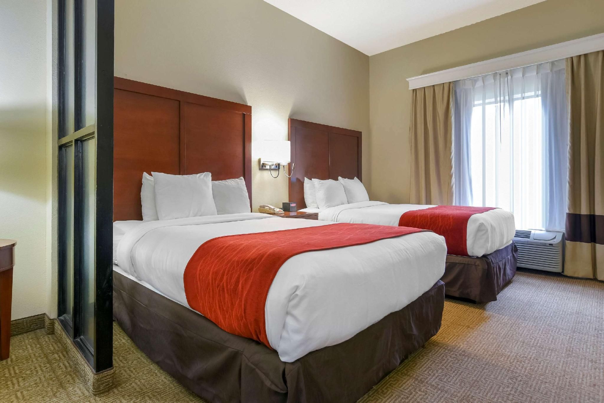 2 Double Beds, Suite, Nonsmoking