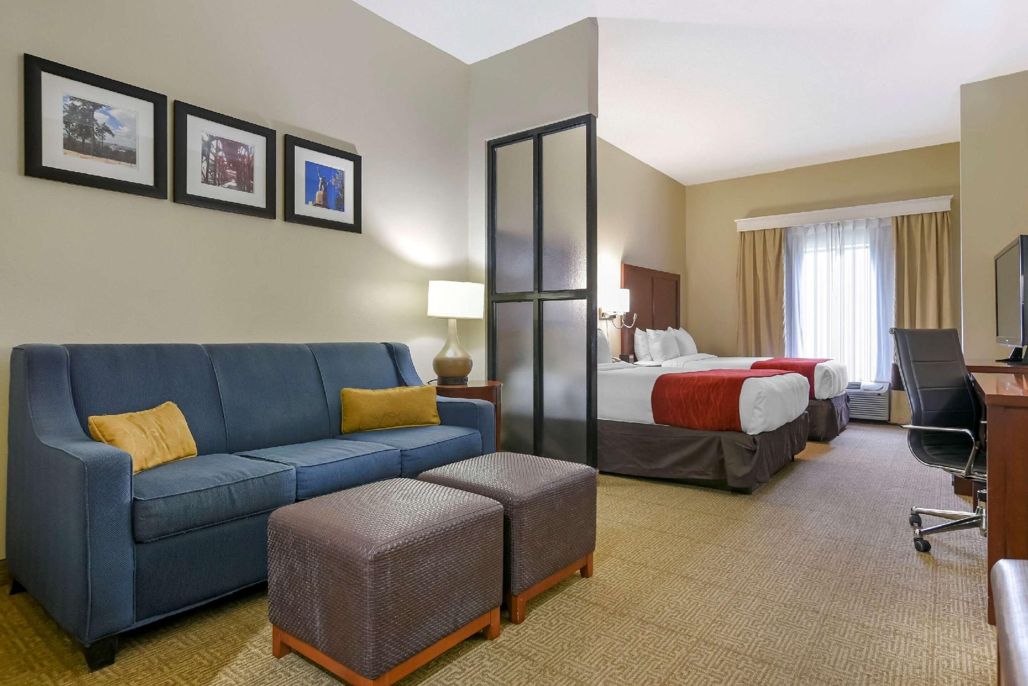 2 Double Beds, Suite, Nonsmoking