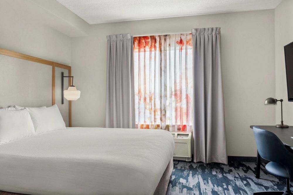 Room, 1 King Bed with Sofa bed, Non Smoking (Hearing Accessible)
