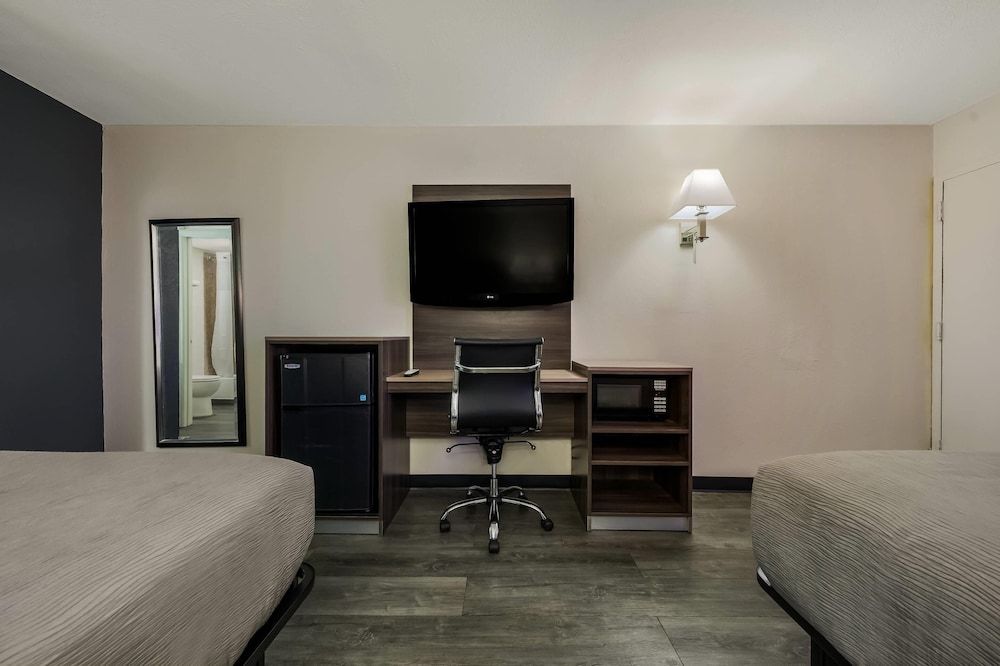 Quality Inn Gadsden – Attalla Standard Room, 2 Double Beds, Non Smoking 4