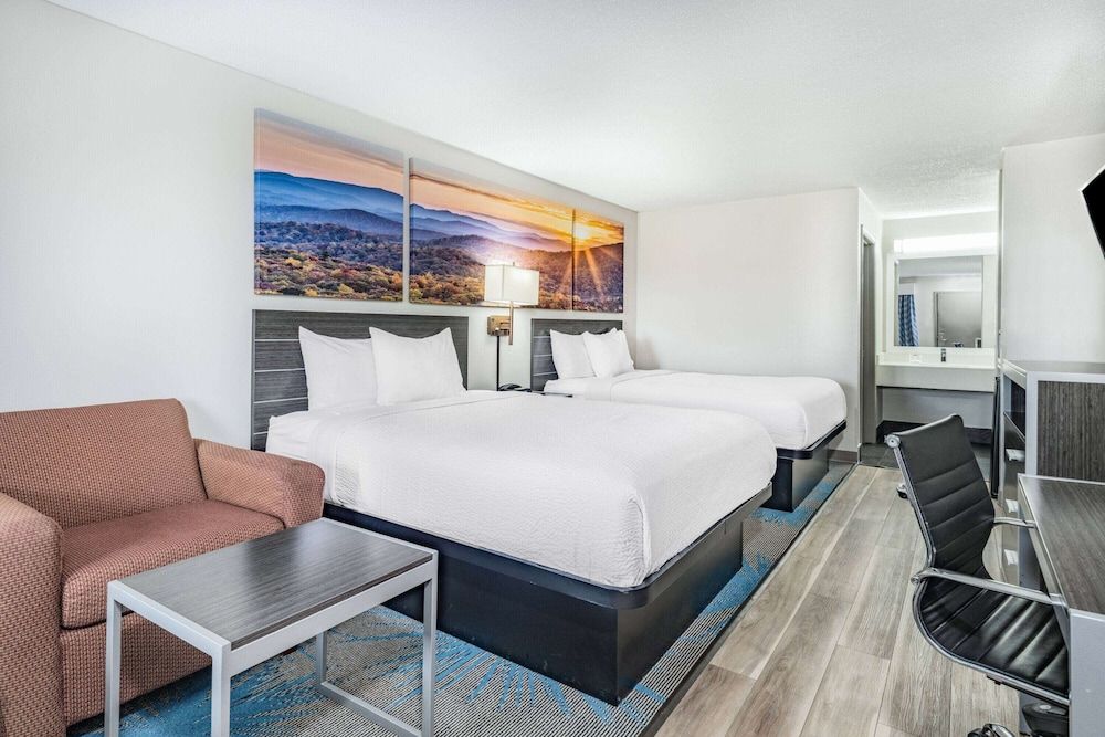 Room, 2 Queen Beds, Non Smoking
