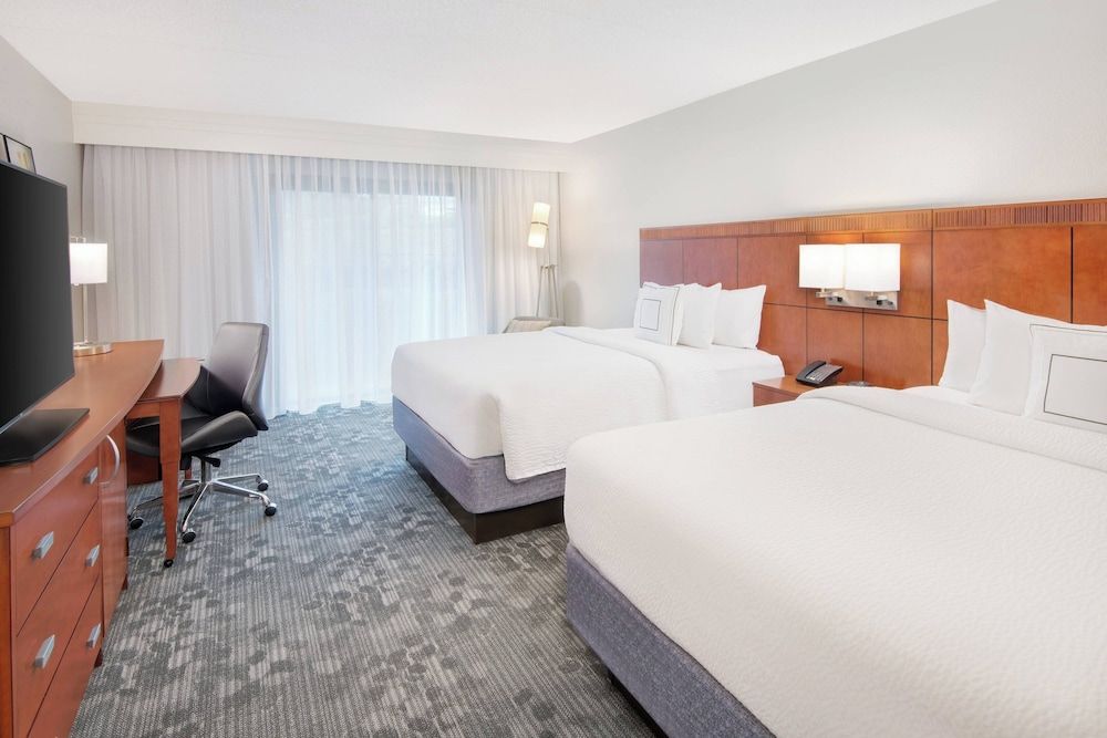 Room, 2 Queen Beds, Non Smoking (Hearing Accessible)