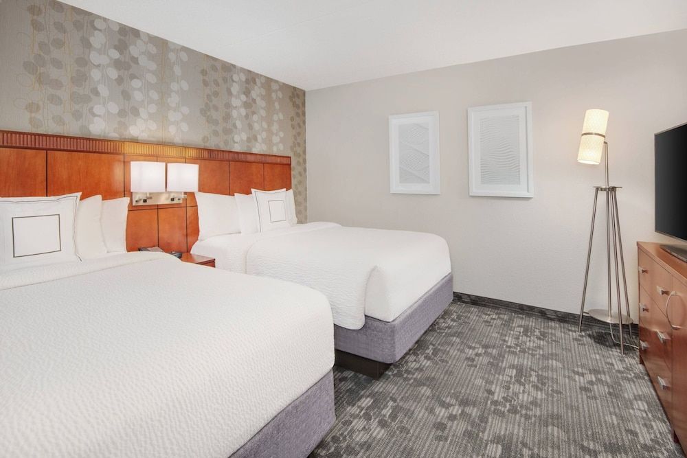 Suite, 1 Bedroom, Non Smoking, Courtyard View (Balcony)