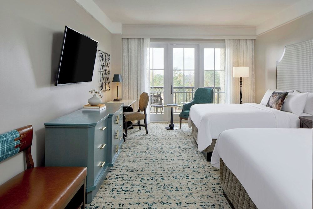 Room, 1 King Bed, Balcony, Resort View (Mobility/Hearing Accessible, Tub)