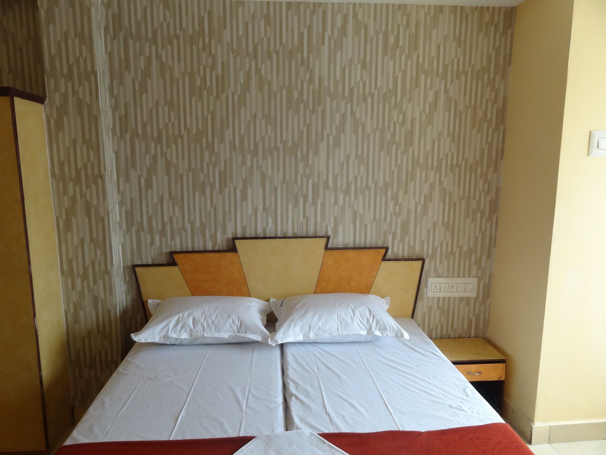 Hotel Kanhaiya Palace Deluxe Room 2