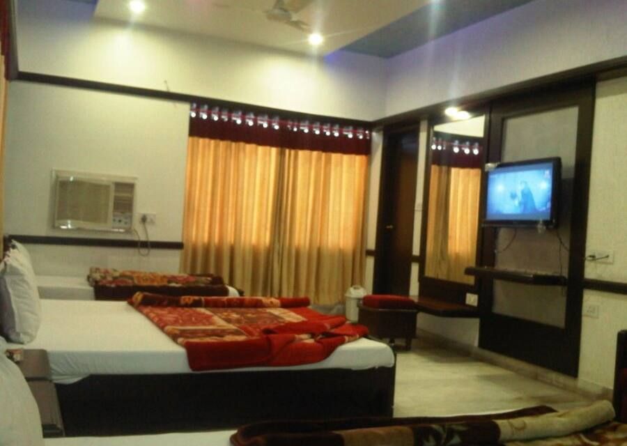 A/C Super Deluxe Double Bed	