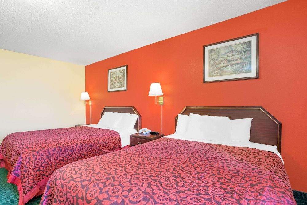 Standard Room, 2 Queen Beds, Accessible, Smoking