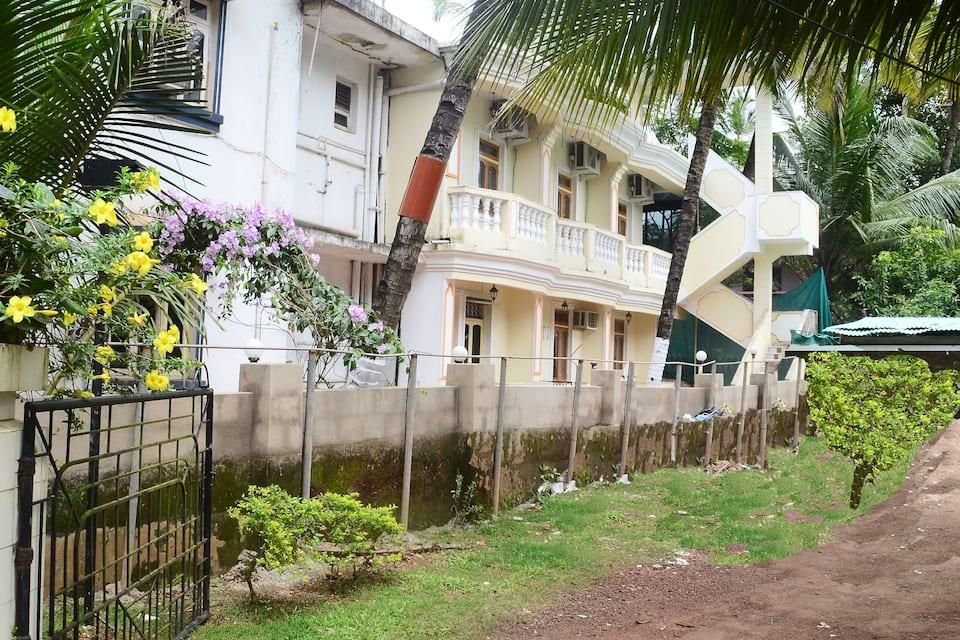 undefined Aston Ajoy 6