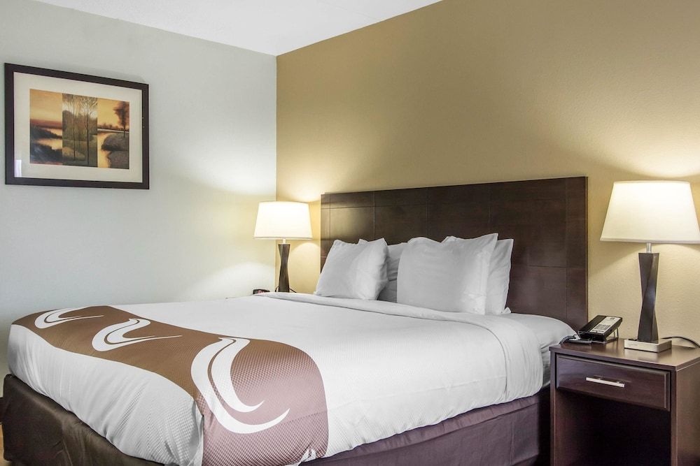 Room, 1 King Bed, Accessible, Smoking