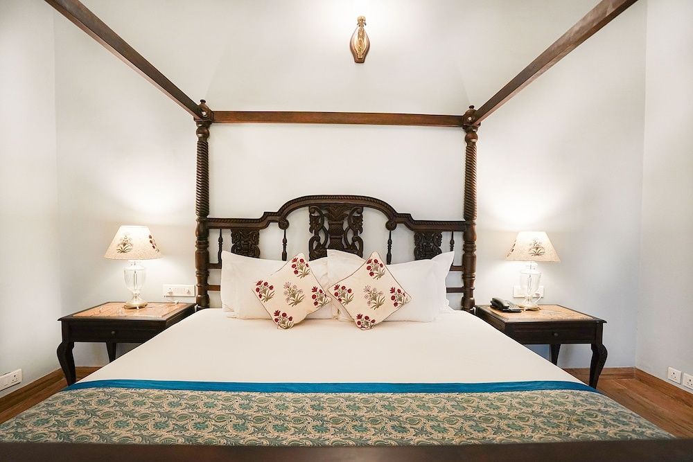 Khas Bagh Deluxe Double Room 8
