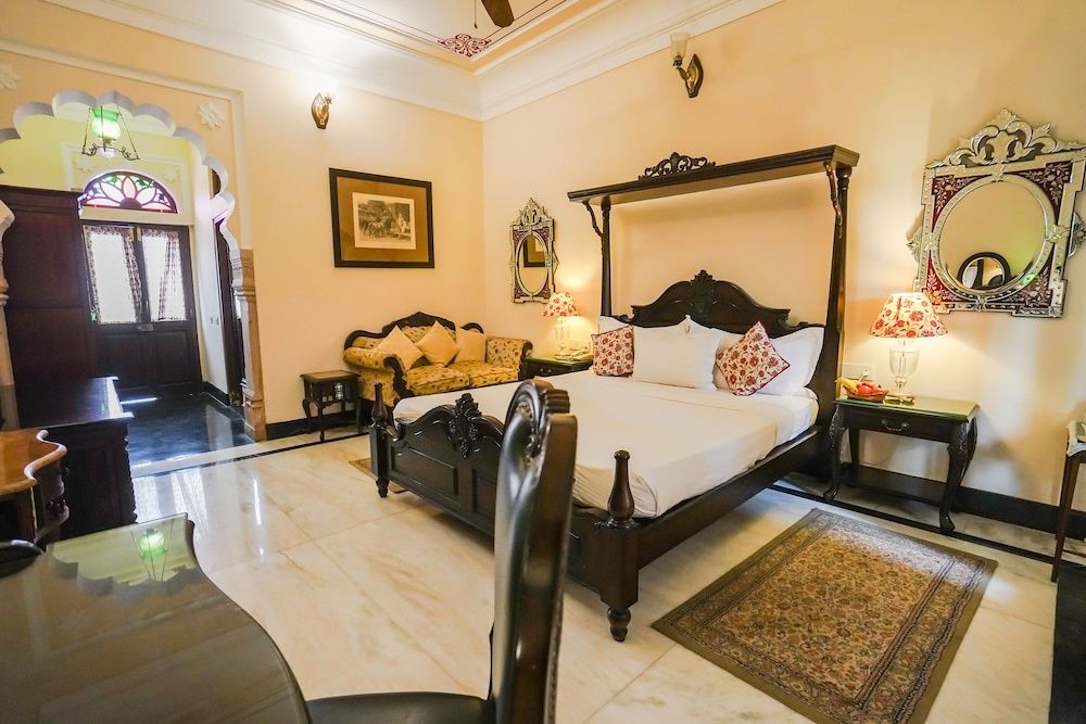 Khas Bagh Deluxe Double Room 7