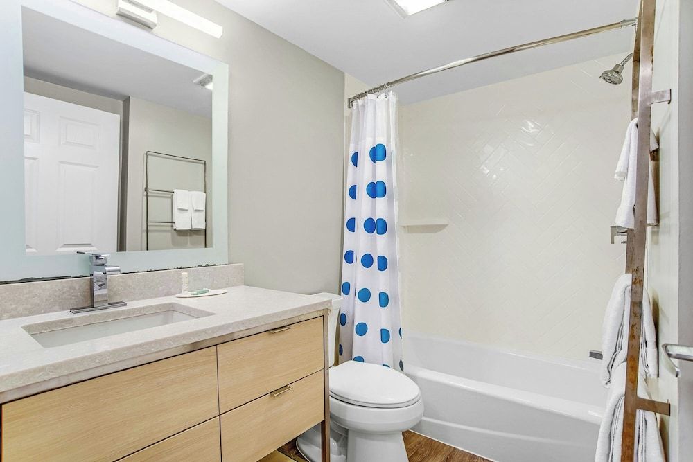 Suite, 2 Bedrooms (Hearing Accessible)