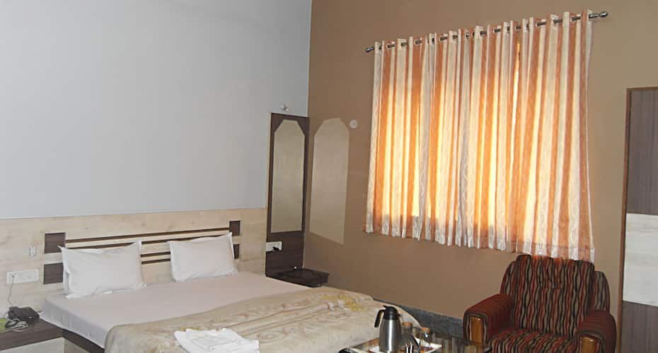Deluxe Bedroom