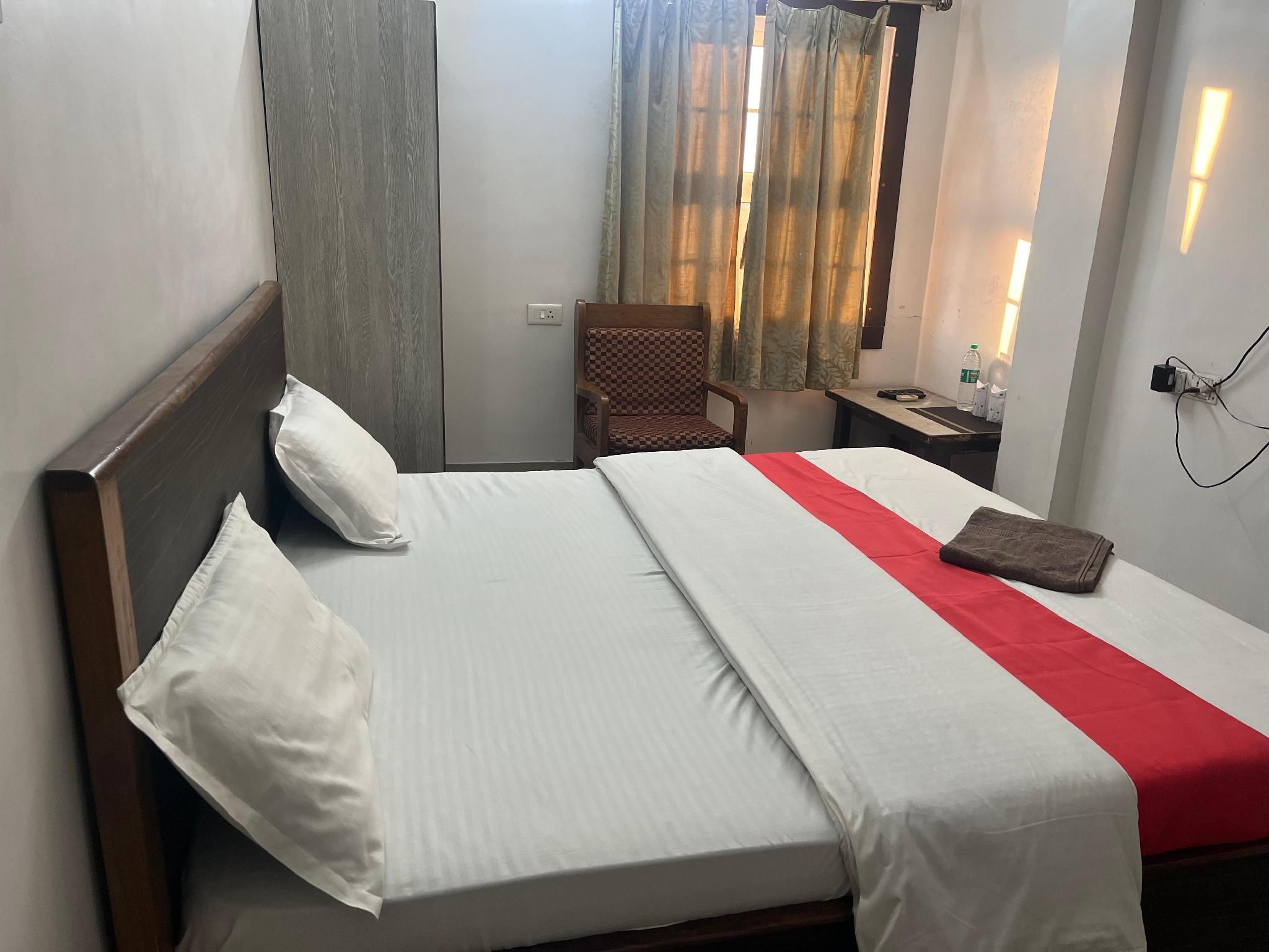 Semi Deluxe Room with City or Street View