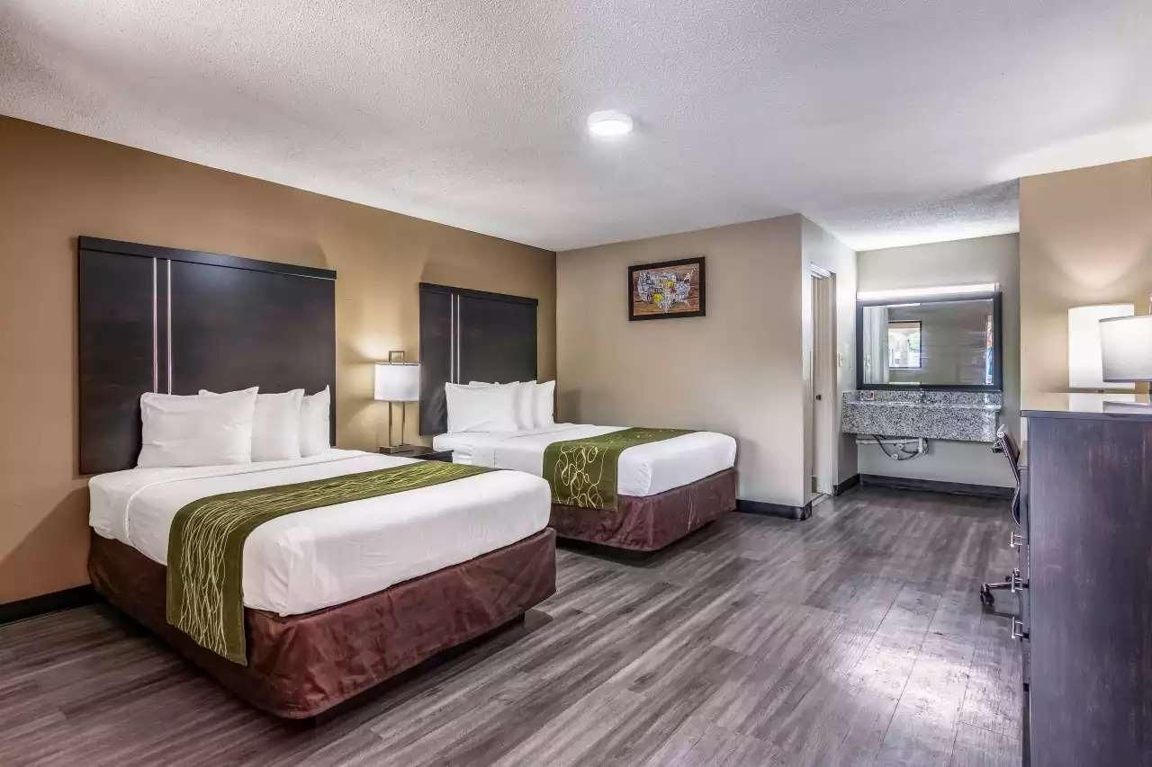 Deluxe 2 Double Beds Non Smoking