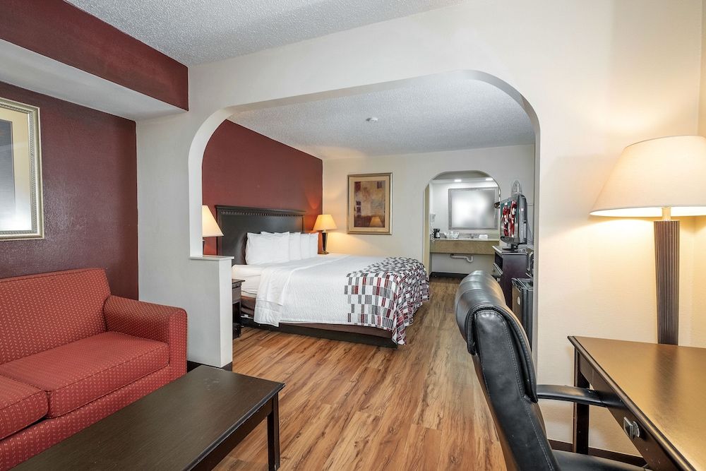 Standard Suite, 1 King Bed, Non Smoking