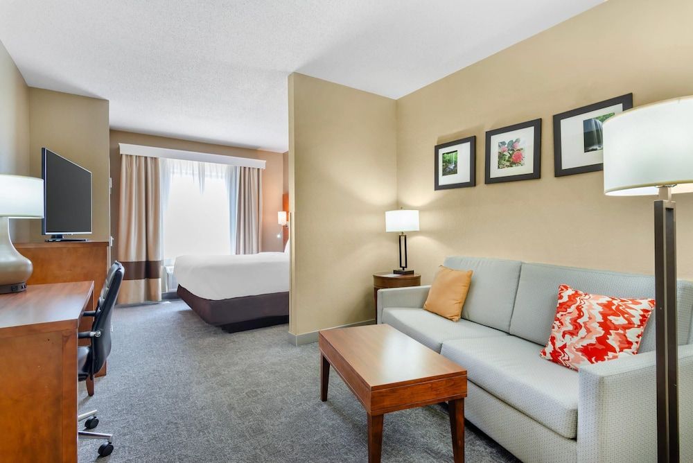 Suite, 1 King Bed, Non Smoking