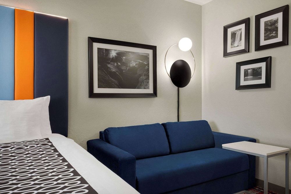2 Queen Beds, Deluxe Studio Suite, Non-Smoking