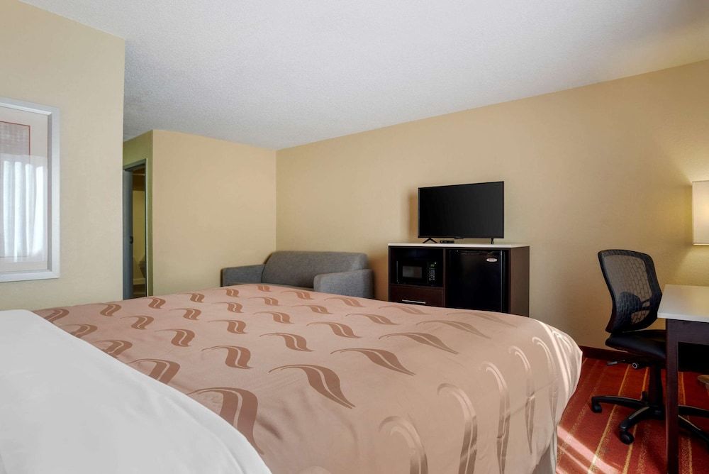 Suite, 1 King Bed, Non Smoking