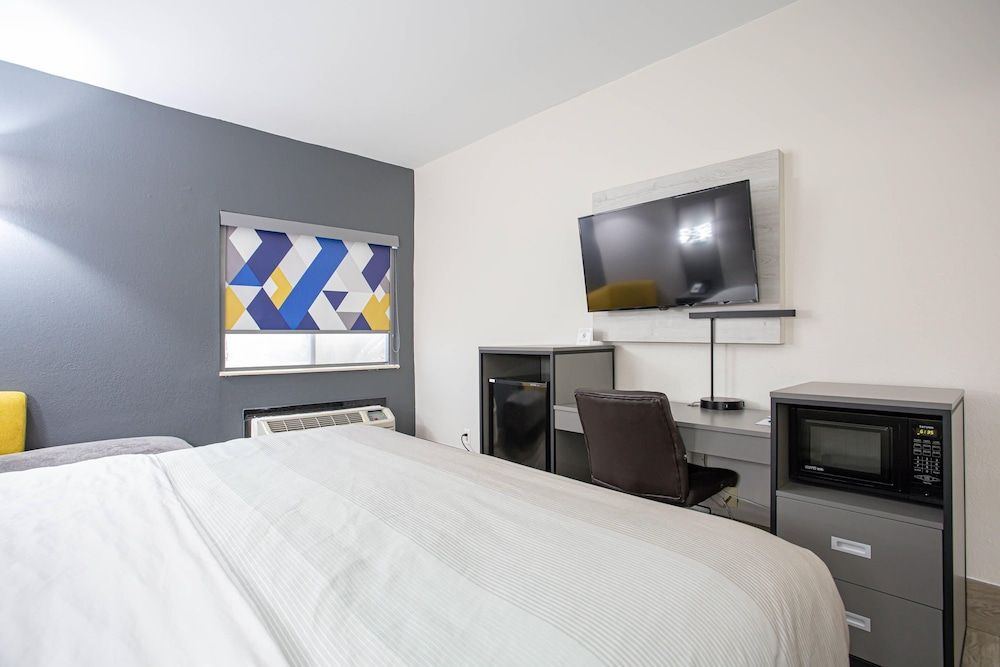 Standard Room, 1 King Bed, Non Smoking